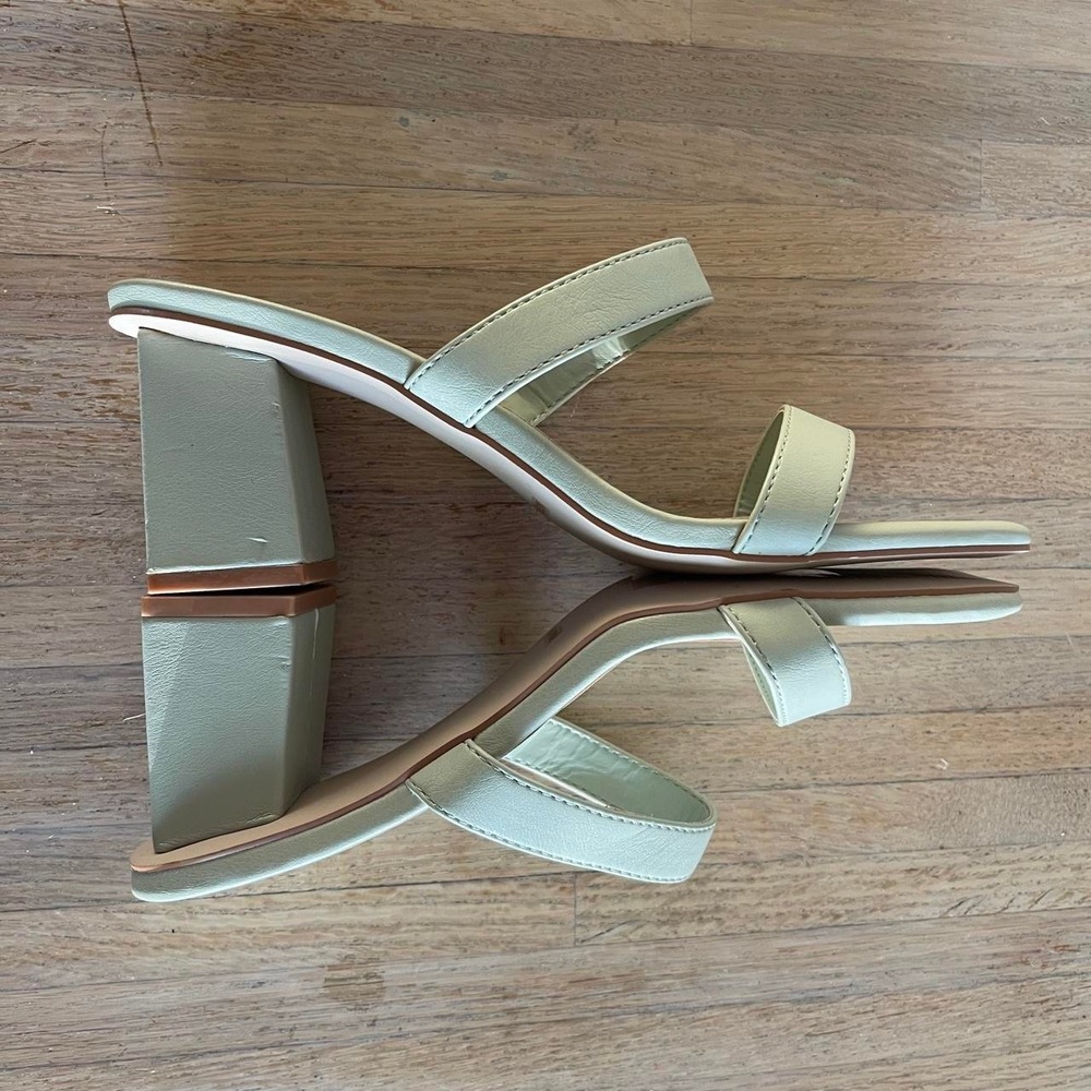 Bamboo Women's Light Blue Two Strap Square Toe‎ Block Heel Sandals Size 7.5 - Picture 4 of 7